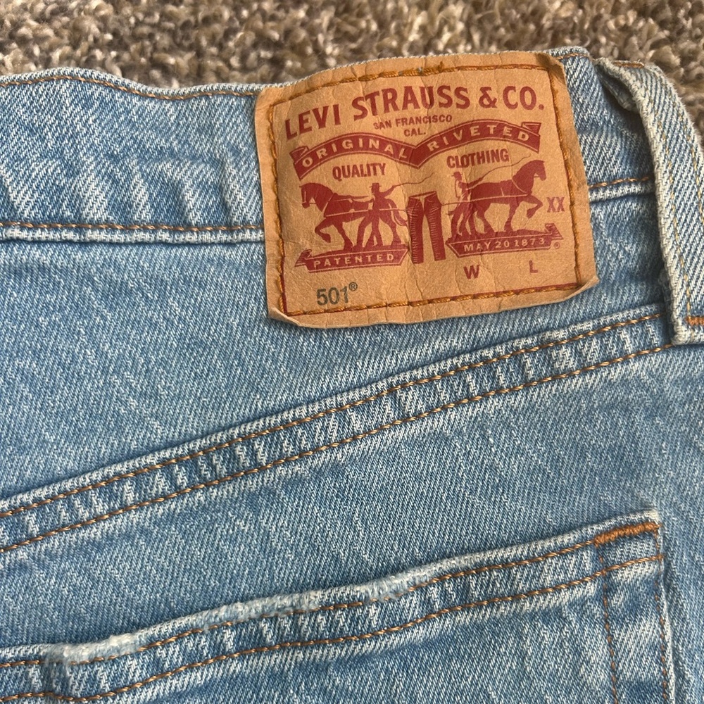 Levi’s 501 women’s button fly cut off denim shorts size 32 - Picture 6 of 10